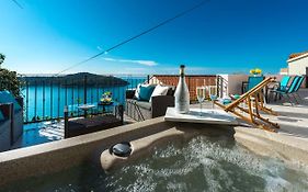 Sunshine Apartment With Hot Tub